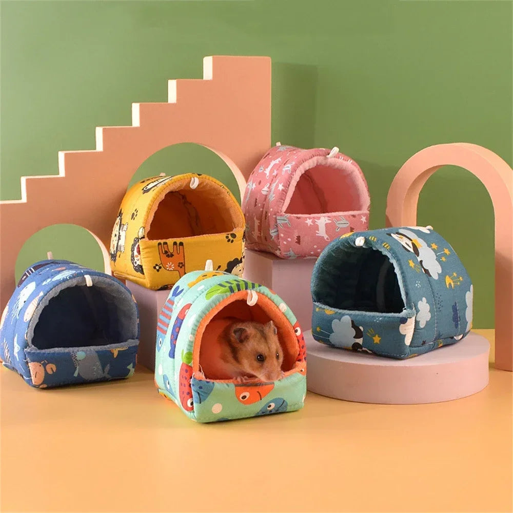 Cute Cartoon Fleece Nest for Small Pets – Hamster Guinea Pig Rat Mice, 4 Sizes S/M/L/XL (3.15–7.87 in / 8–20 cm)