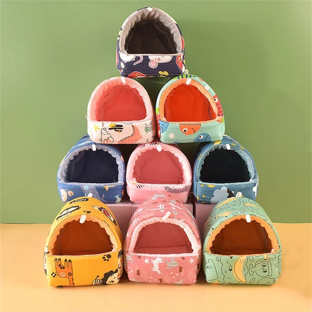 Cute Cartoon Fleece Nest for Small Pets – Hamster Guinea Pig Rat Mice, 4 Sizes S/M/L/XL (3.15–7.87 in / 8–20 cm)